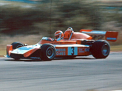 Tony Brise in his Modus M3 at Mallory Park in August 1975. Copyright Alan Cox 2010. Used with permission.