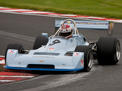 Richard Evans in his Chevron B40 at Oulton Park in August 2009. Copyright Richard Crawford 2022. Used with permission.