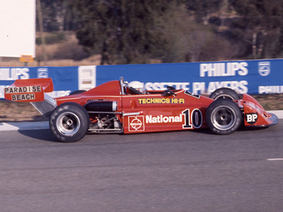 Guy Tunmer in his Chevron B34 at Kyalami in 1976. Copyright David Pearson (<a href='http://www.motoprint.co.za/' target='_blank'>motoprint.co.za</a>) 2024. Used with permission.