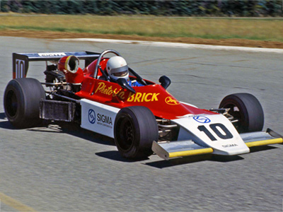 Andre Du Plessis in the Donnelly JD201 at Welkom in 1981. Copyright David Pearson (<a href='http://www.motoprint.co.za/' target='_blank'>motoprint.co.za</a>) 2024. Used with permission.