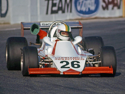 Lew Baker in the Donnelly JD201 at Kyalami in 1982. Copyright David Pearson (<a href='http://www.motoprint.co.za/' target='_blank'>motoprint.co.za</a>) 2024. Used with permission.