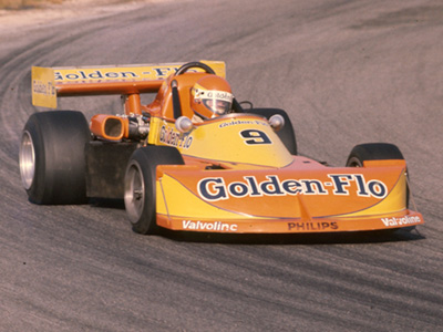 Len Booysen in the Golden-Flo March 76B at Kyalami in 1977. Copyright David Pearson (<a href='http://www.motoprint.co.za/' target='_blank'>motoprint.co.za</a>) 2024. Used with permission.