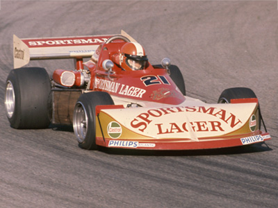 Bobby Scott in Andrew Thompson's Sportsman Lager March 77B at Kyalami in 1977. Copyright David Pearson (<a href='http://www.motoprint.co.za/' target='_blank'>motoprint.co.za</a>) 2024. Used with permission.