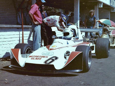 Mike Domingo in his Modus M3 at Killarney in 1976. Copyright Johan Pretorius 2024. Used with permission.