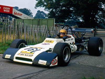 Vern Schuppan in the works Palliser at Oulton Park in 1971. Copyright Alan Cox 2006. Used with permission.